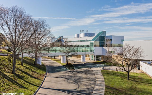 SUNY Old Westbury, Campus Center